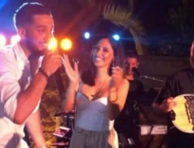 Χαμός: Ο Μανωλάς τραγουδάει Ζευγαρά και γιορτάζει την μεταγραφή του (βίντεο)